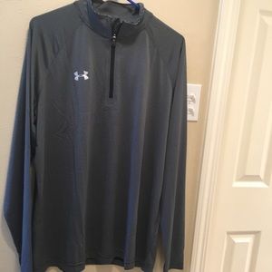 Men’s Under Armour moisture wicking Shirt
